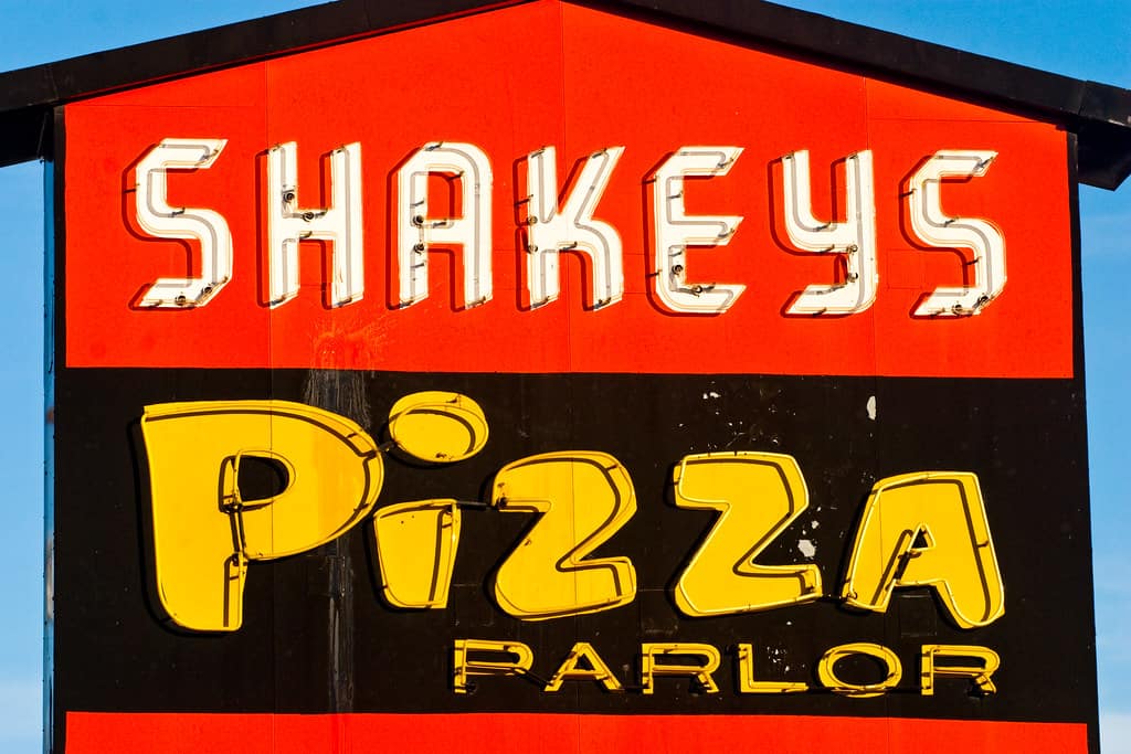What's Vegetarian at Shakey's Pizza?