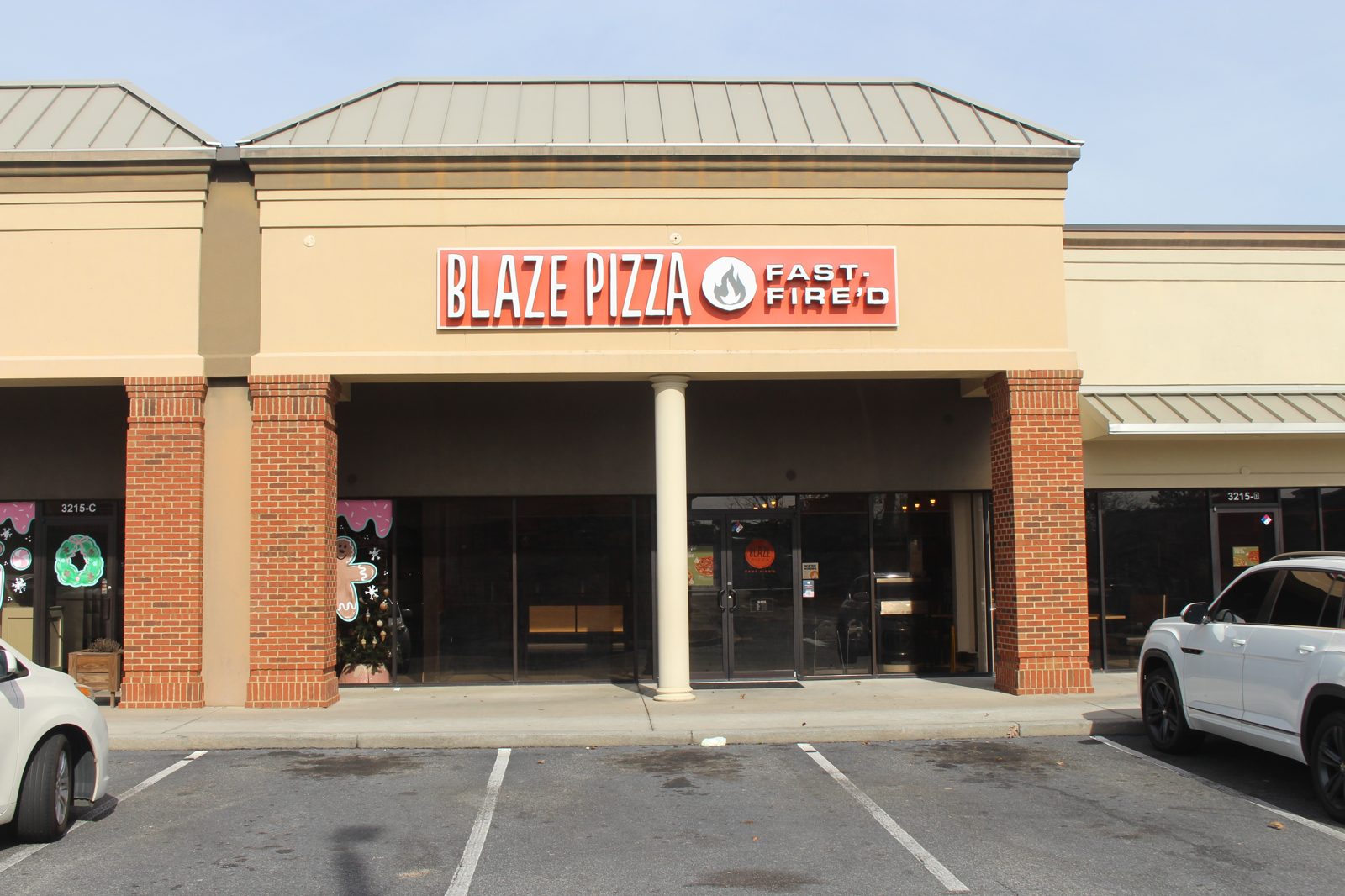 Blaze Pizza Vegetarian Options Guide — Blaze Pizza Restaurant Storefront