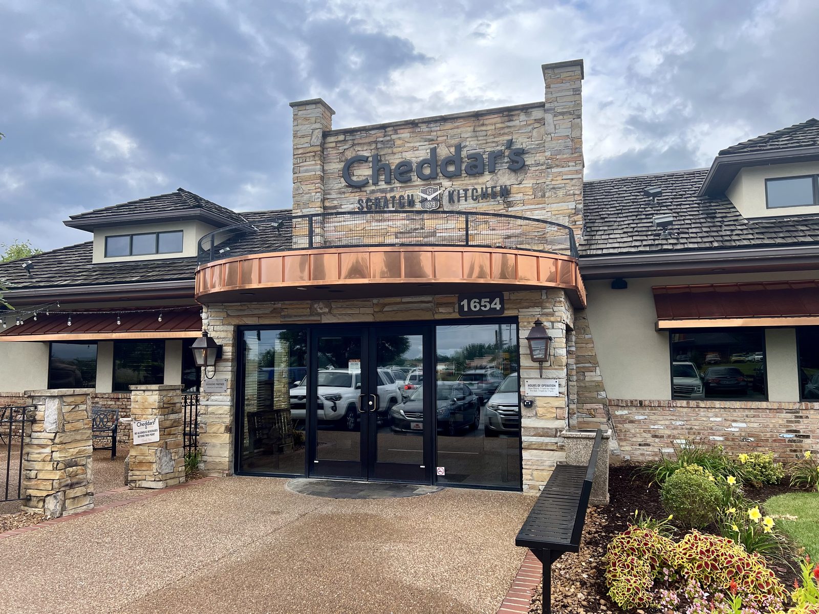 Cheddar's Scratch Kitchen Storefront - What's Vegetarian? Cheddar's Scratch Kitchen restaurant storefront and exterior