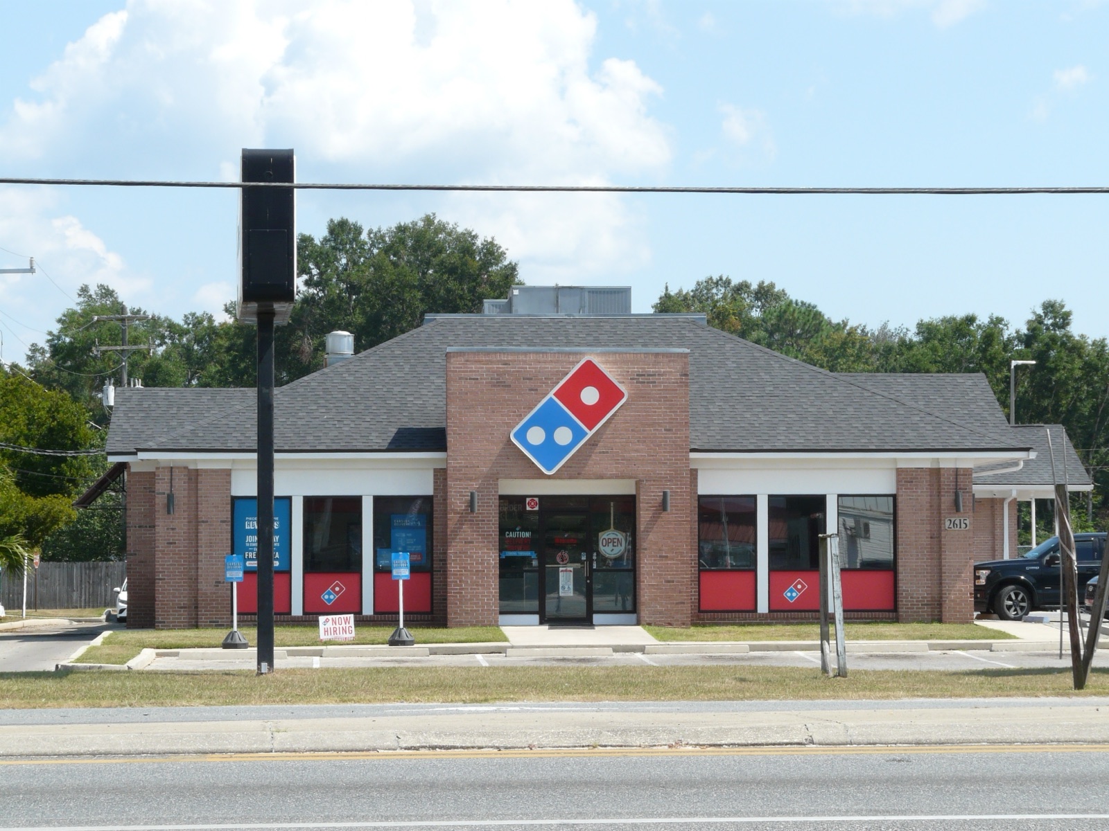 Domino's Pizza storefront in Crawfordville, Florida