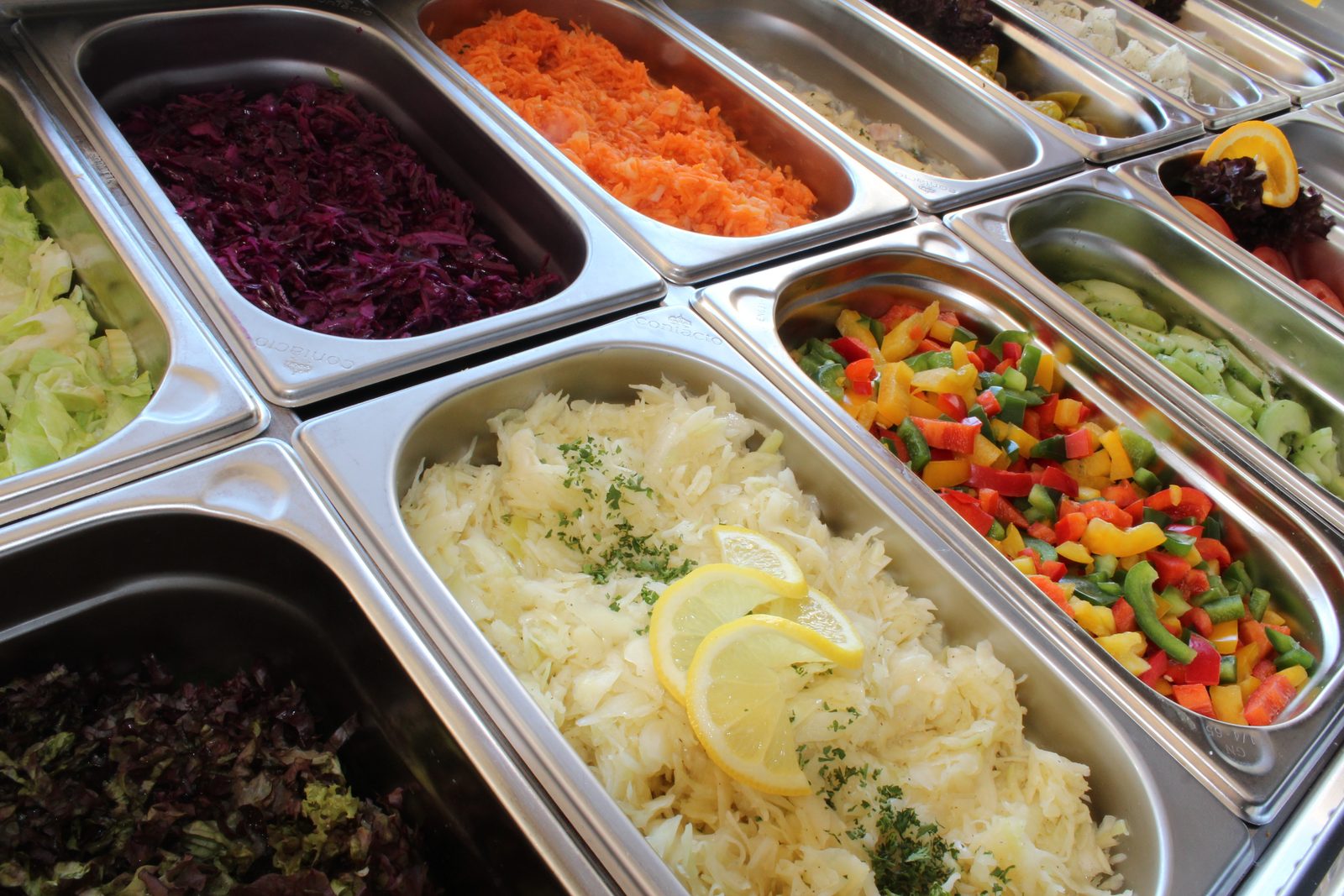 Golden Corral Salad Bar Vegetarian Options - What's Vegetarian? Golden Corral Vegetarian Options: a Fresh Salad Bar Plate