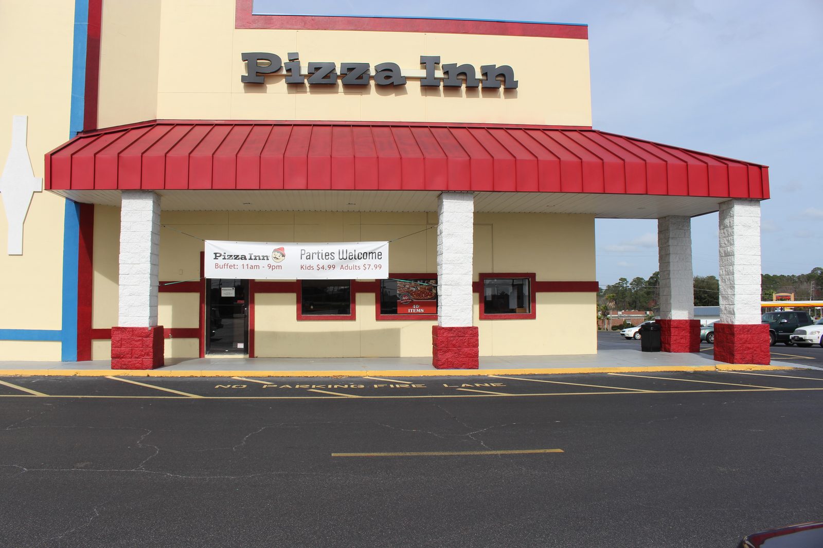 Pizza Inn Storefront, Where You Can Find Pizza Inn Vegetarian Options on the Buffet