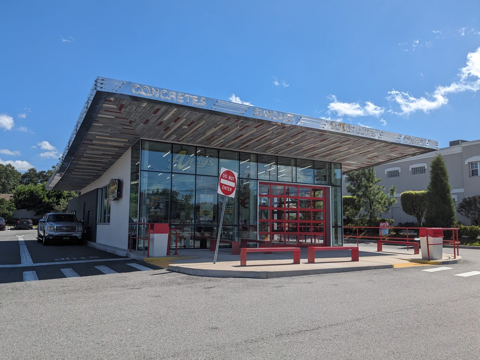 Andy's Frozen Custard storefront in Lakeland, Florida, a good stop for Andy's Frozen Custard vegetarian options