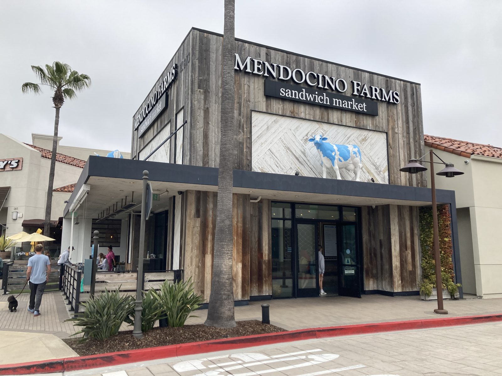 Mendocino Farms storefront where you can find Mendocino Farms vegetarian options