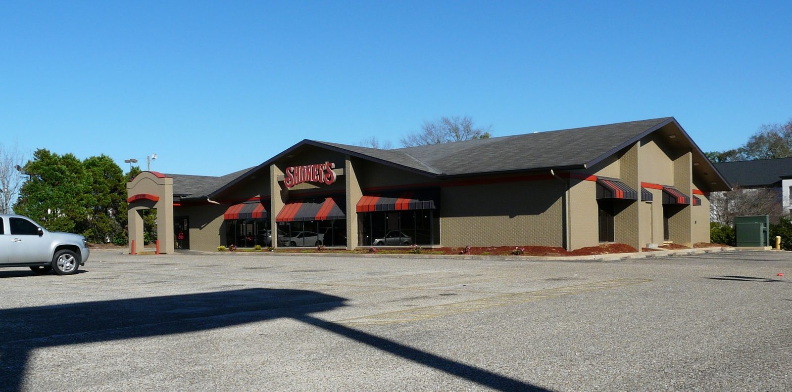 Shoney's restaurant exterior, one stop for Shoney's vegetarian options