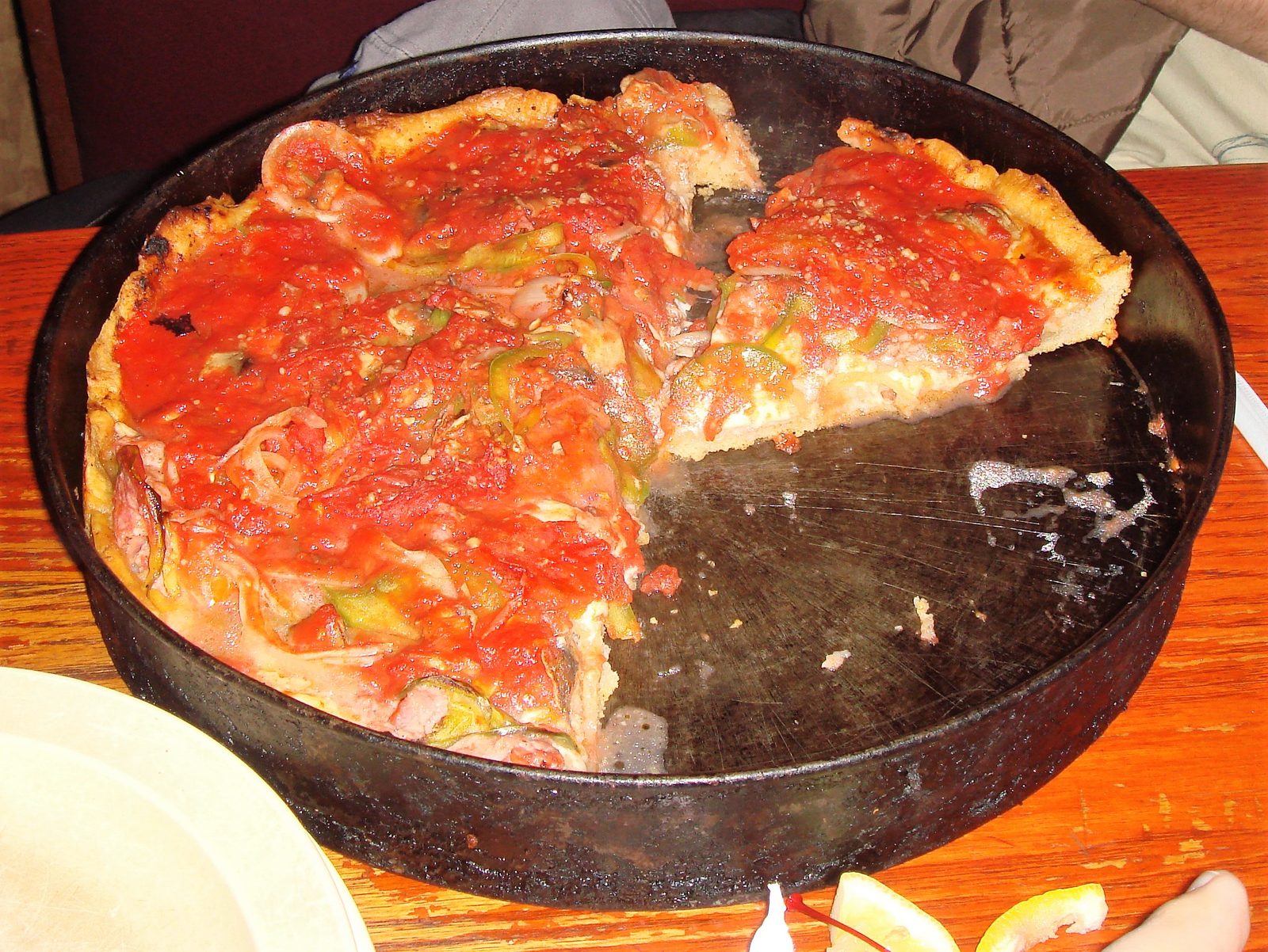 Uno Pizzeria vegetarian options: Chicago deep dish pizza served in the classic cast-iron pan