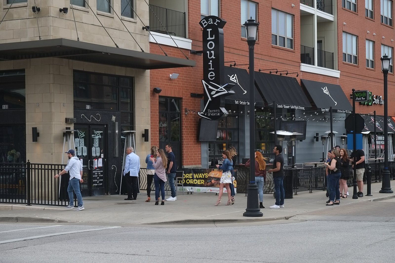 Bar Louie storefront at Streets of St. Charles in Missouri